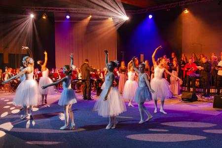 Božično novoletni koncert – v sliki 74